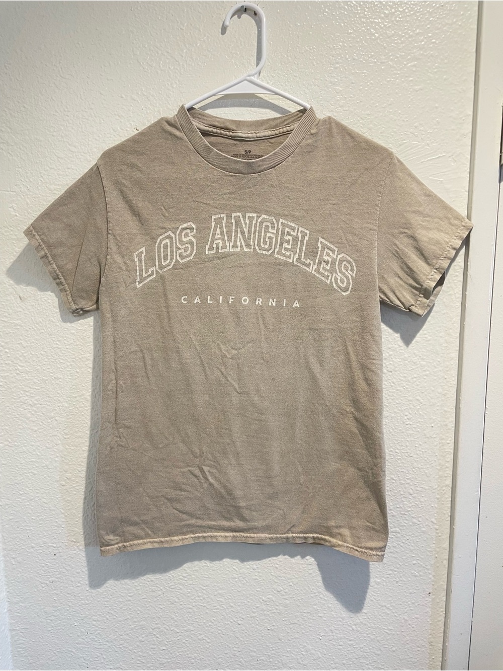 ✨ Cotton On Los Angeles California Collegiate Graphic Tee Tan S